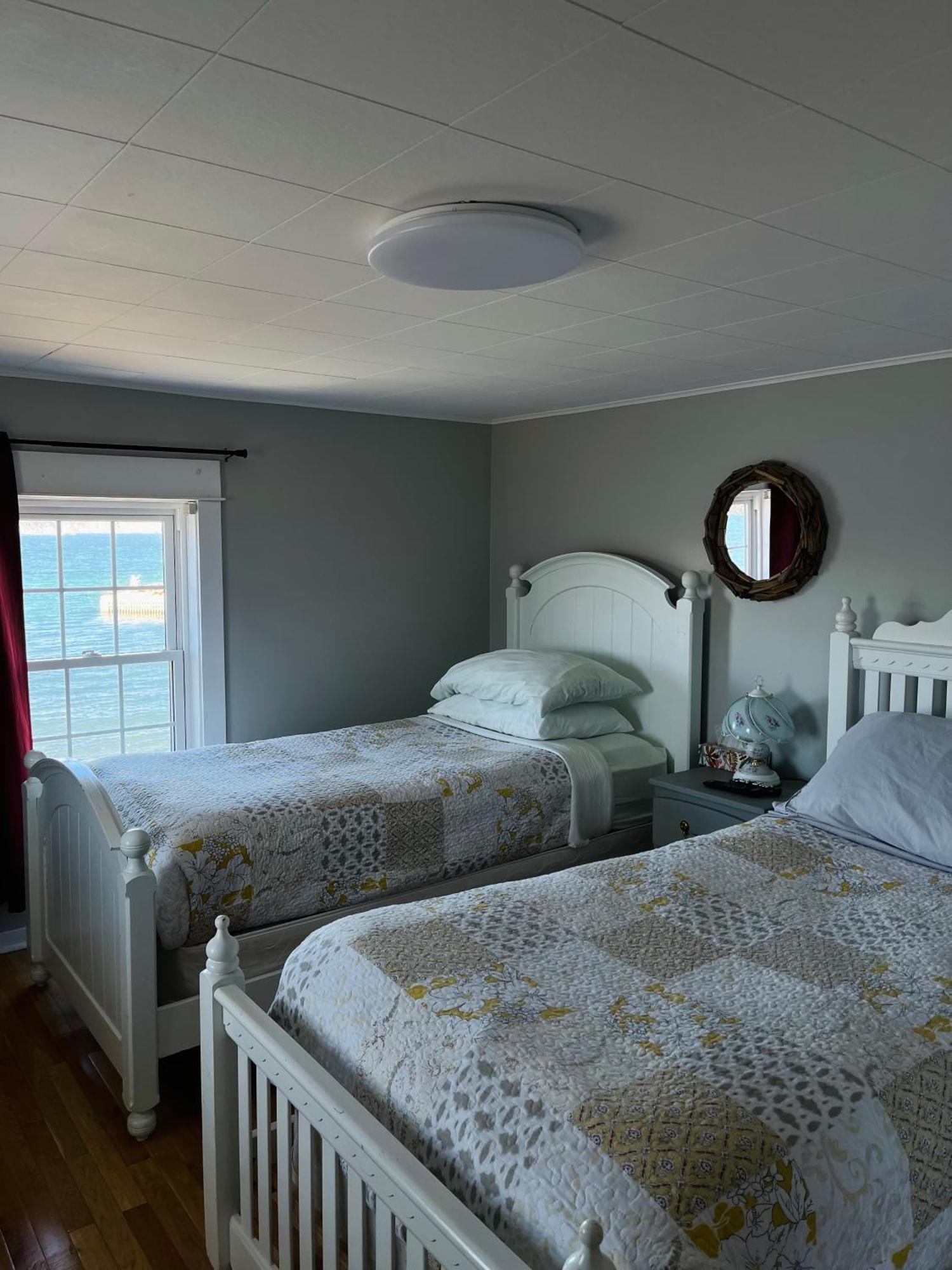 Toulinguet Inn - Suites Twillingate Ngoại thất bức ảnh