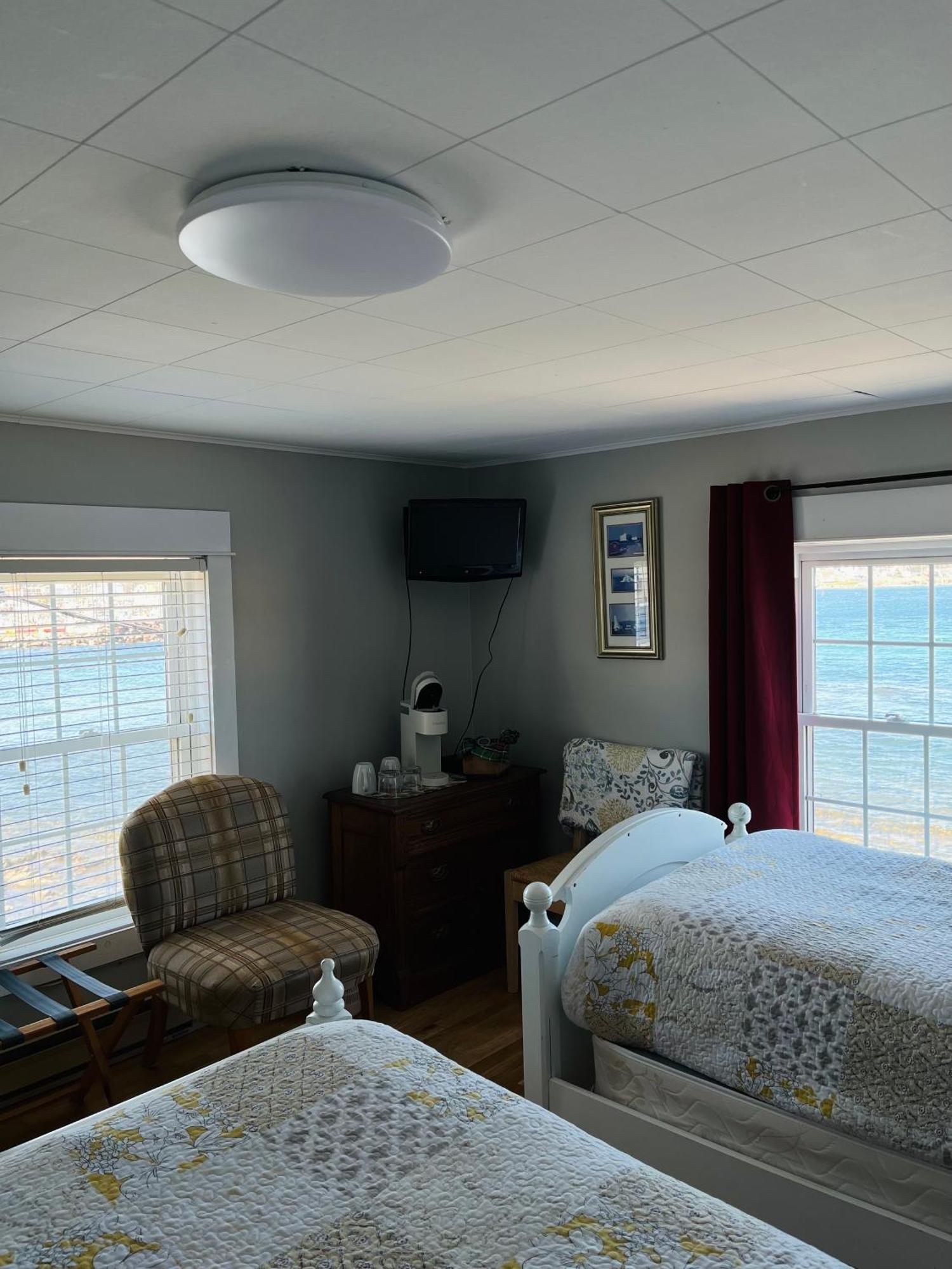Toulinguet Inn - Suites Twillingate Ngoại thất bức ảnh